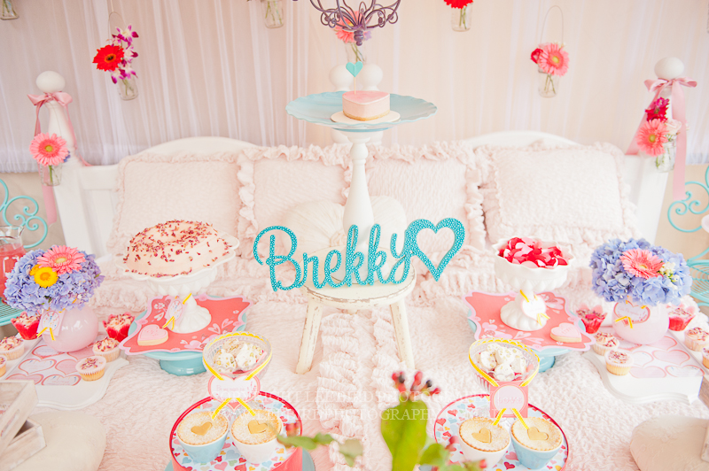 Brekky LOVE this ‘Breakfast in Bed’ themed photoshoot for e-magazine My Little Jedi.