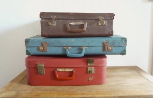 Fabulous vintage suitcases to use as props or for cards/gift boxes and general styling 6 available.